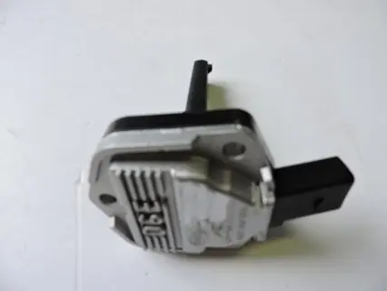 Senzor oleje OCTAVIA II. 1,8 118 kw BZB, HELLA 6PR008079-081 Aktuální